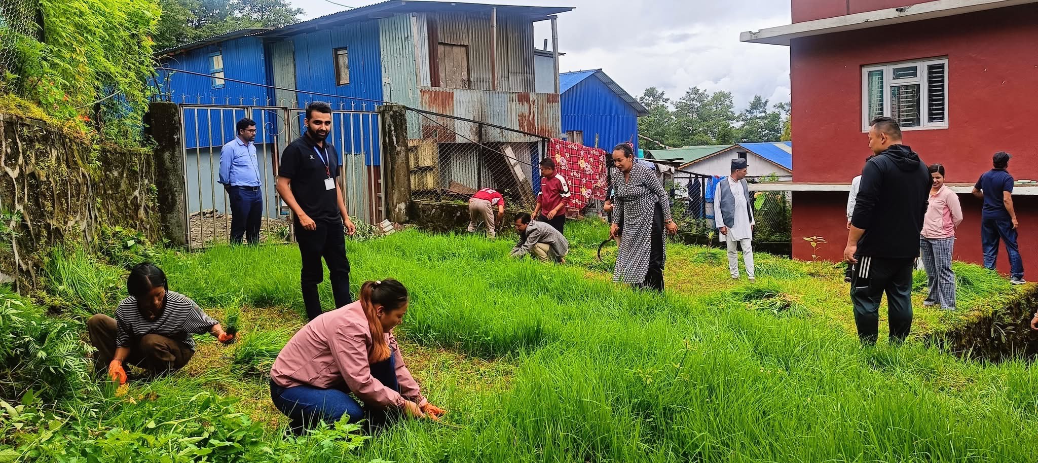 जिल्ला समन्वय समिति कार्यालय परिसरभित्र डेंगी संक्रमण रोकथाम सम्बन्धी लार्भा खोज र नष्ट गर सम्बन्धी सरसफाई कार्यक्रम सम्पन्न भयो।