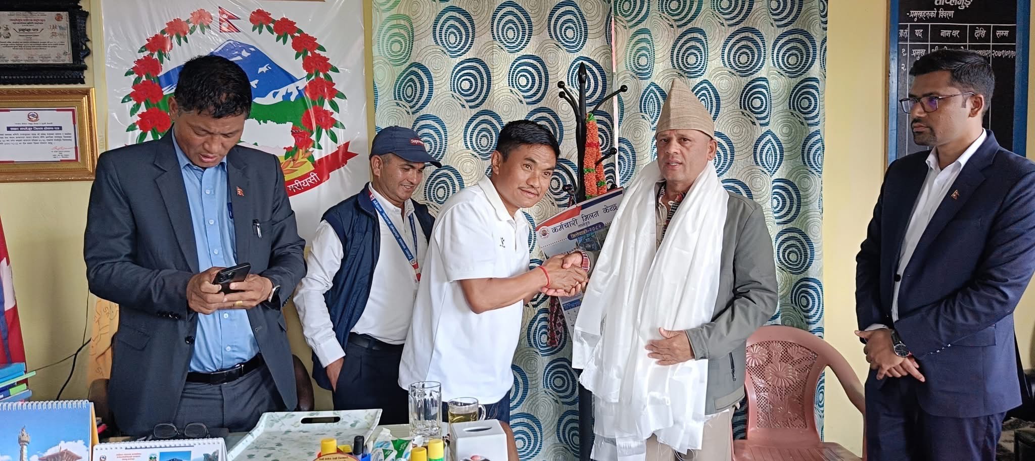 ताप्लेजुङका प्रमुख जिल्ला अधिकारी श्री नेत्रप्रसाद शर्मा ज्यूलाई बिदाइ जिल्ला समन्वय समिति परिवारबाट